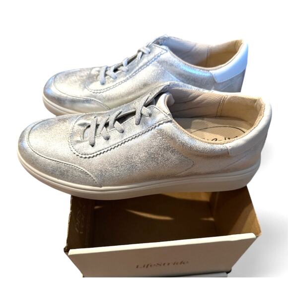 NWT LifeStride Women’s 8.5Wide Slip on Silver Happy Hour Sneakers Comfort - Picture 4 of 7
